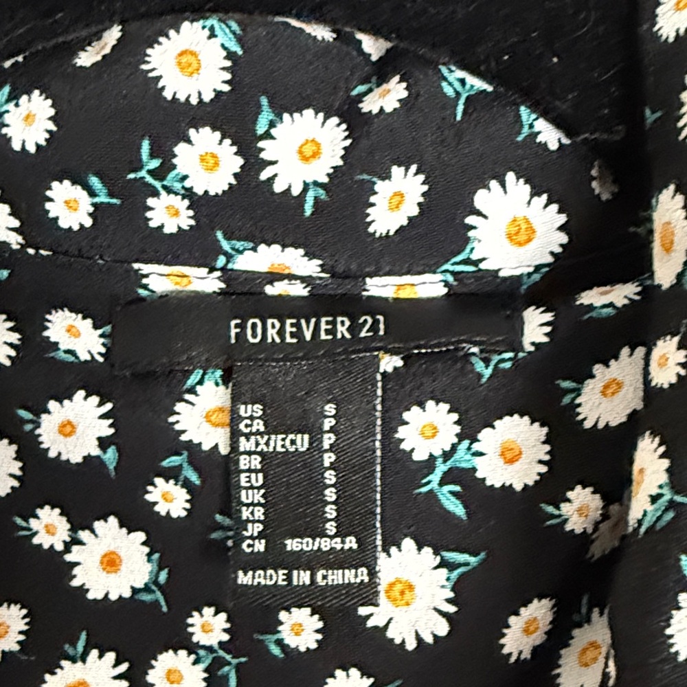 Forever 21 Juniors Black White Floral Short Sleeve Button down Mini Dress Size S - Picture 2 of 13